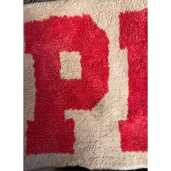 Victoria’s Secret vintage pink bath carpet/rug/mat runner - Picture 5 of 6